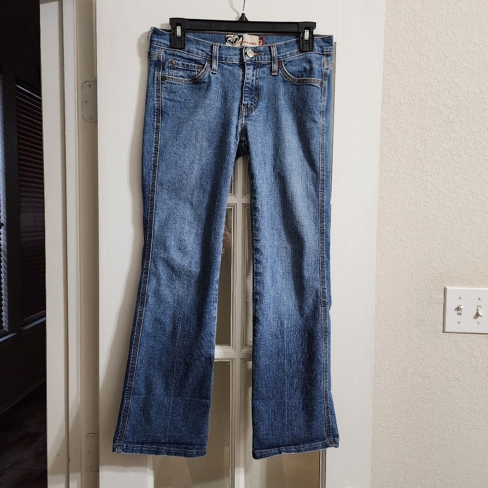 Roxy Jeans Womens Size 3 Low Rise Bootcut Stretch Denim Medium Wash 26.5” Inseam